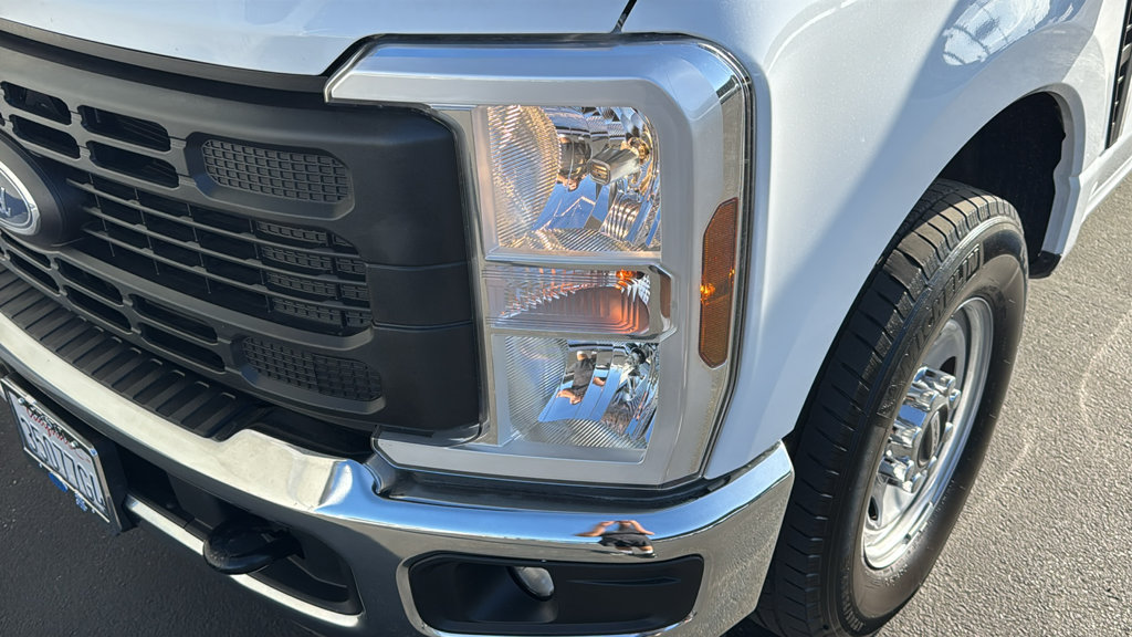 Certified 2025 Ford F250 2WD SuperCab Super Duty image 6