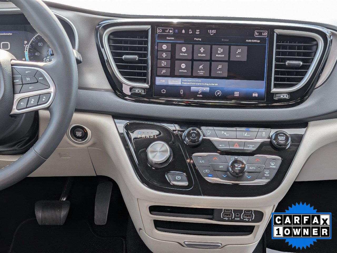 Used 2023 Chrysler Pacifica Touring-L FWD image 20