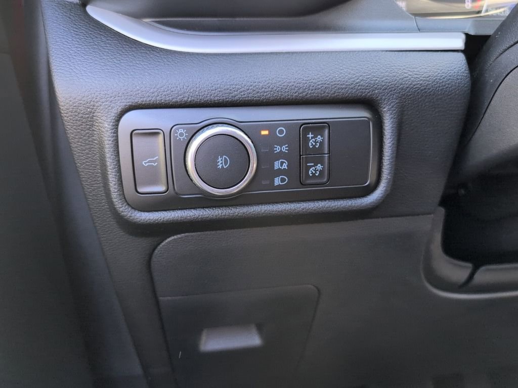 Certified 2024 Ford Explorer XLT w/ Equipment Group 202A image 27