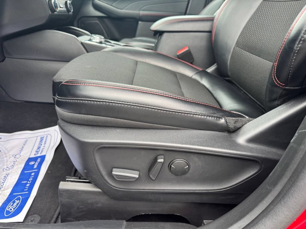 Certified 2025 Ford Escape ST-Line FWD image 6