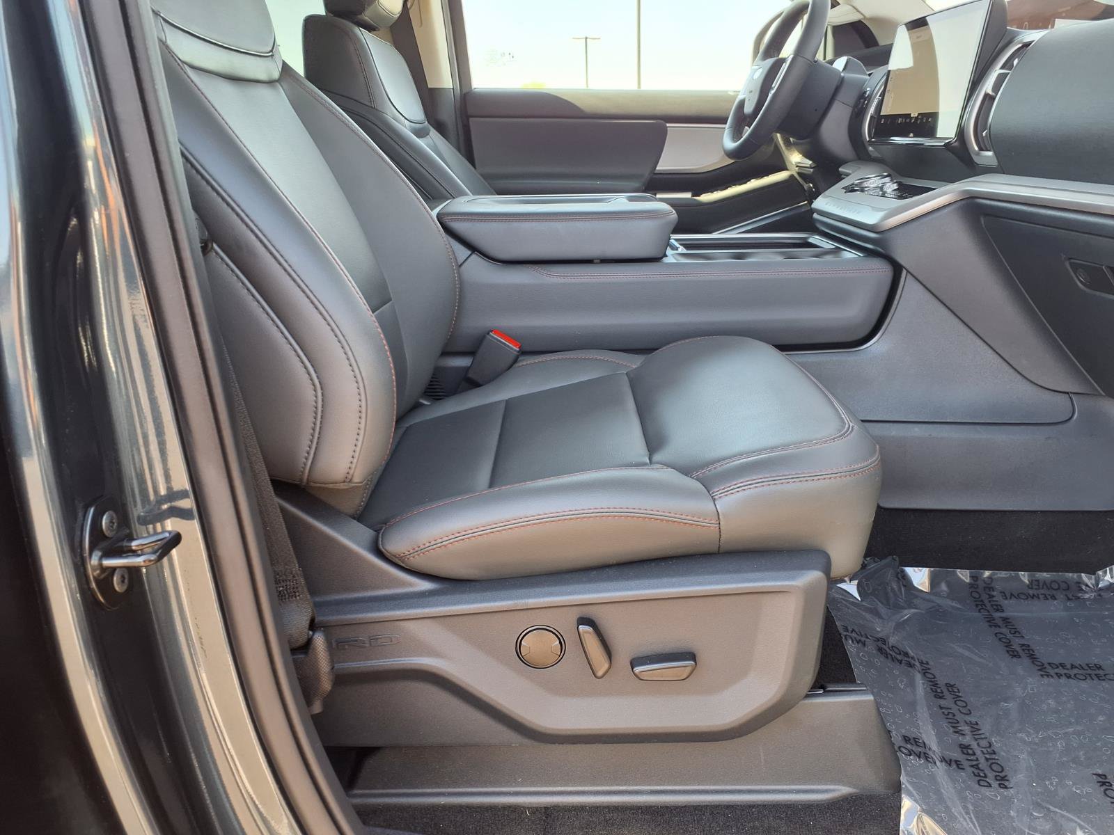 Certified 2025 Ford Expedition Active AWD/4WD image 11