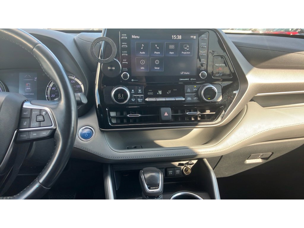 Used 2021 Toyota Highlander LE w/ Protection Package #3 (TMS) image 25