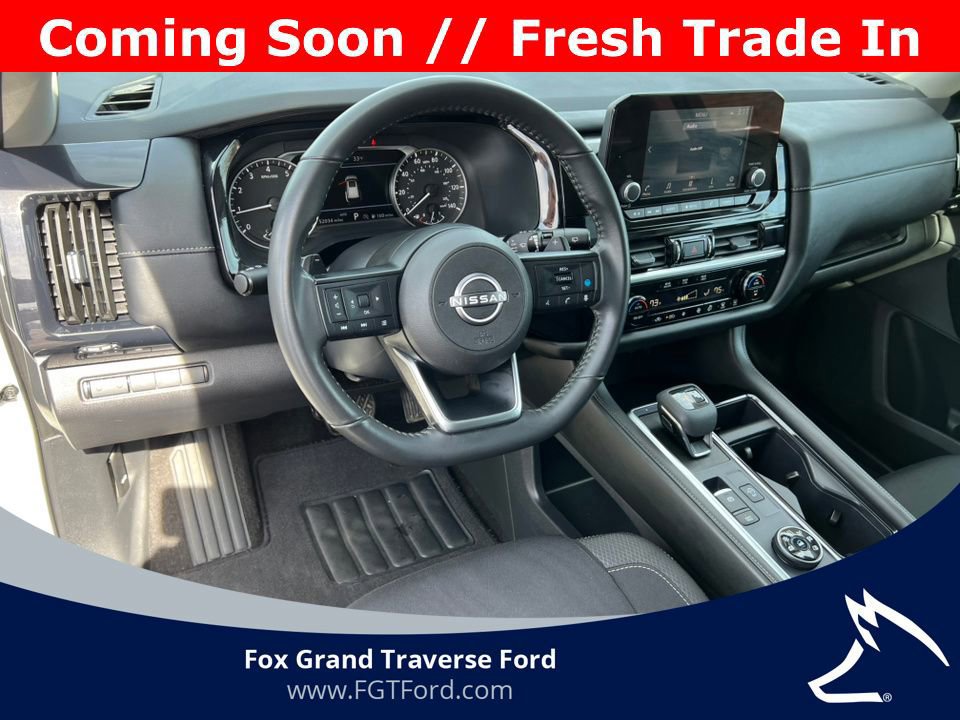 Used 2024 Nissan Pathfinder SV image 18