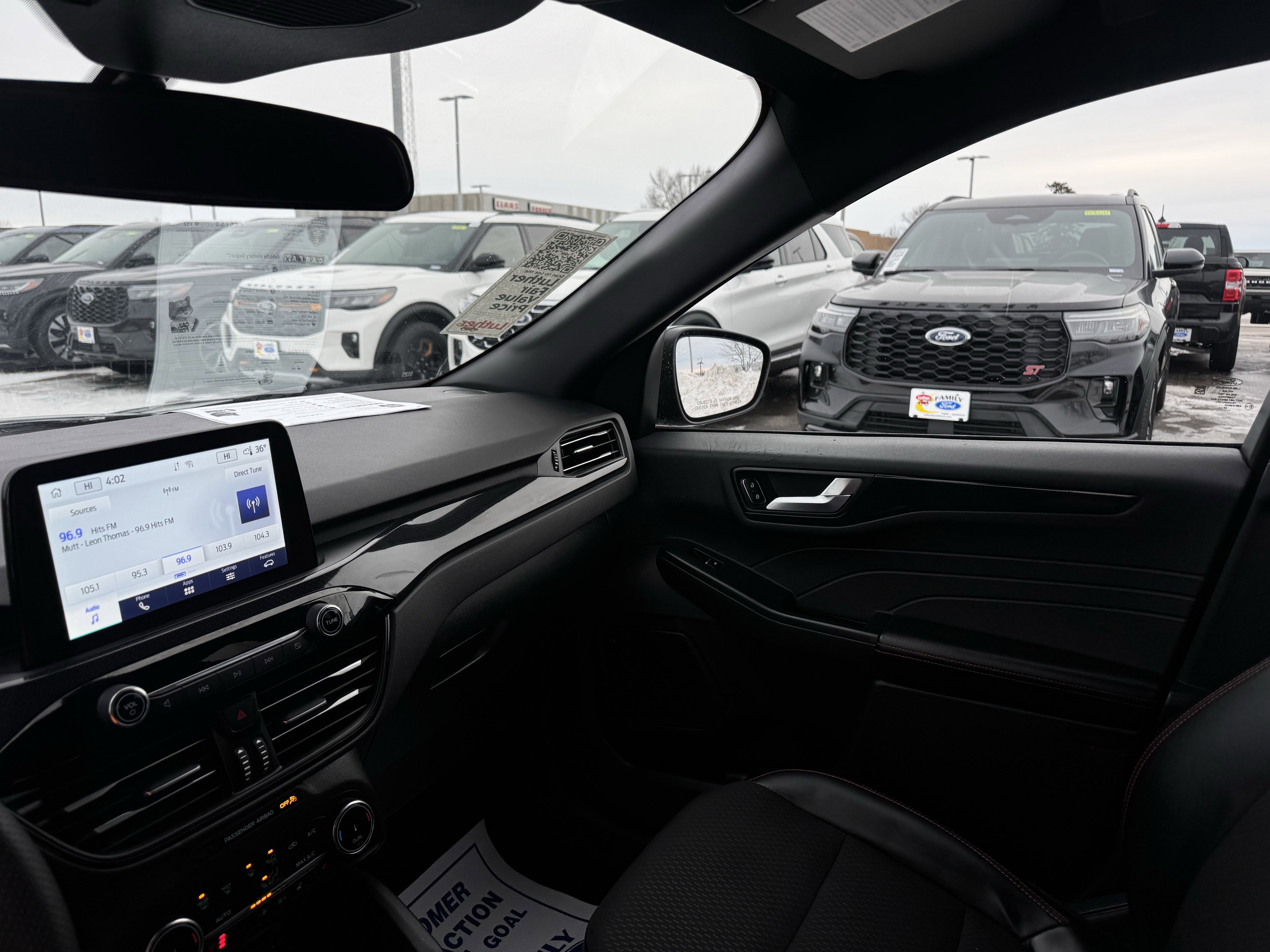 Certified 2025 Ford Escape ST-Line Select image 17