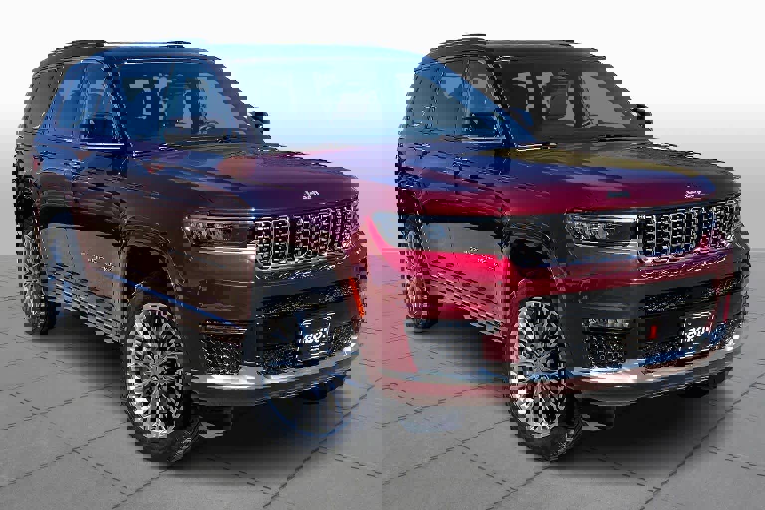 Used 2025 Jeep Grand Cherokee L Summit image 2