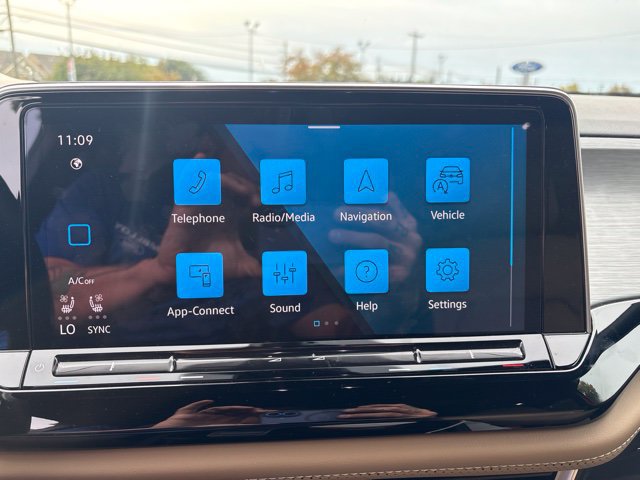 Used 2024 Volkswagen Atlas Cross Sport SE AWD/4WD image 5