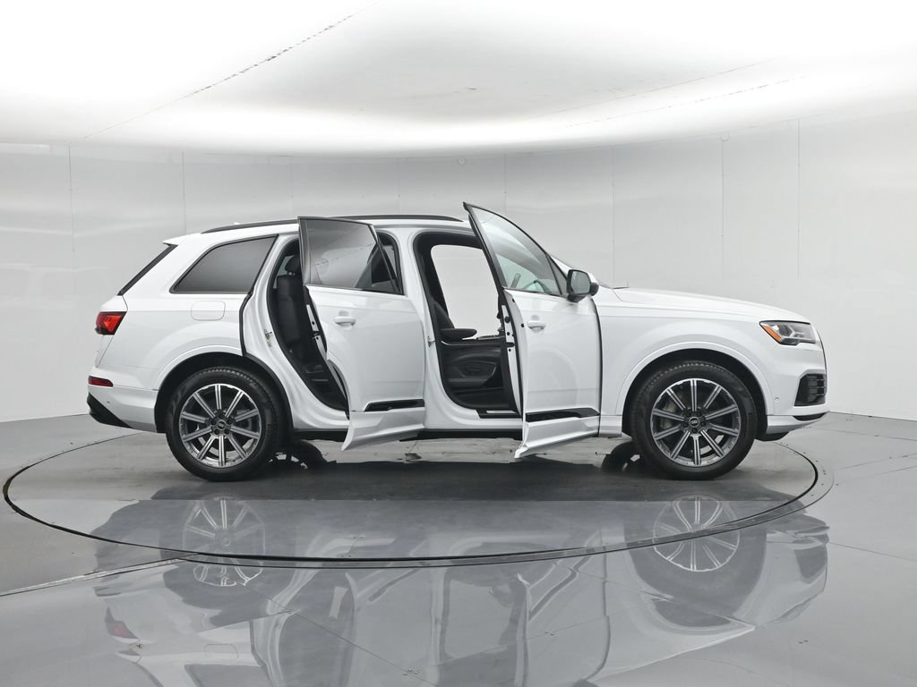 Used 2022 Audi Q7 2.0T Premium Plus w/ Premium Plus Package AWD/4WD image 39