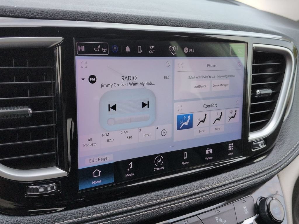 Used 2023 Chrysler Pacifica Touring-L FWD image 18