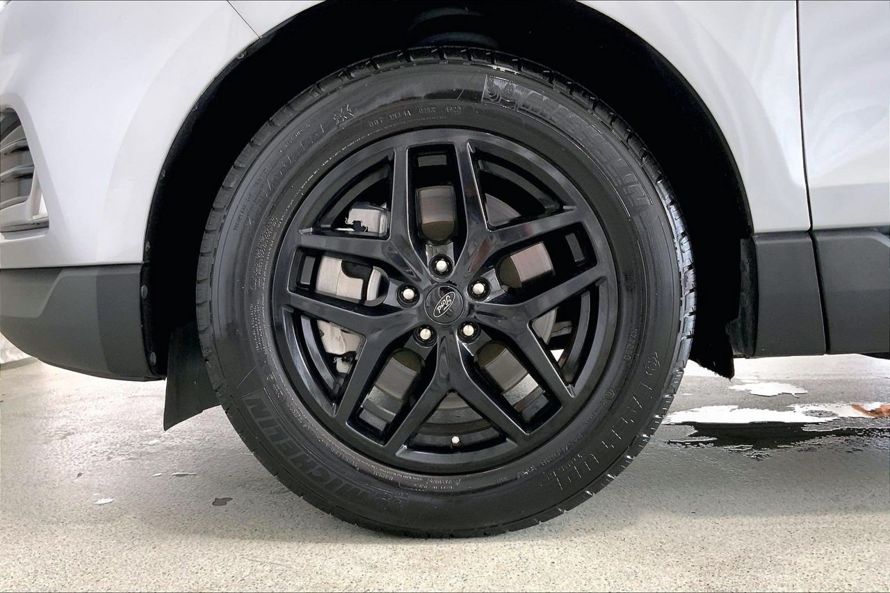 Certified 2023 Ford Edge SEL w/ Convenience Package AWD/4WD image 8