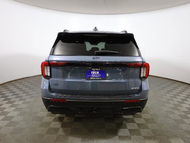 Certified 2025 Ford Explorer ST-Line w/ Premium Package AWD/4WD image 3