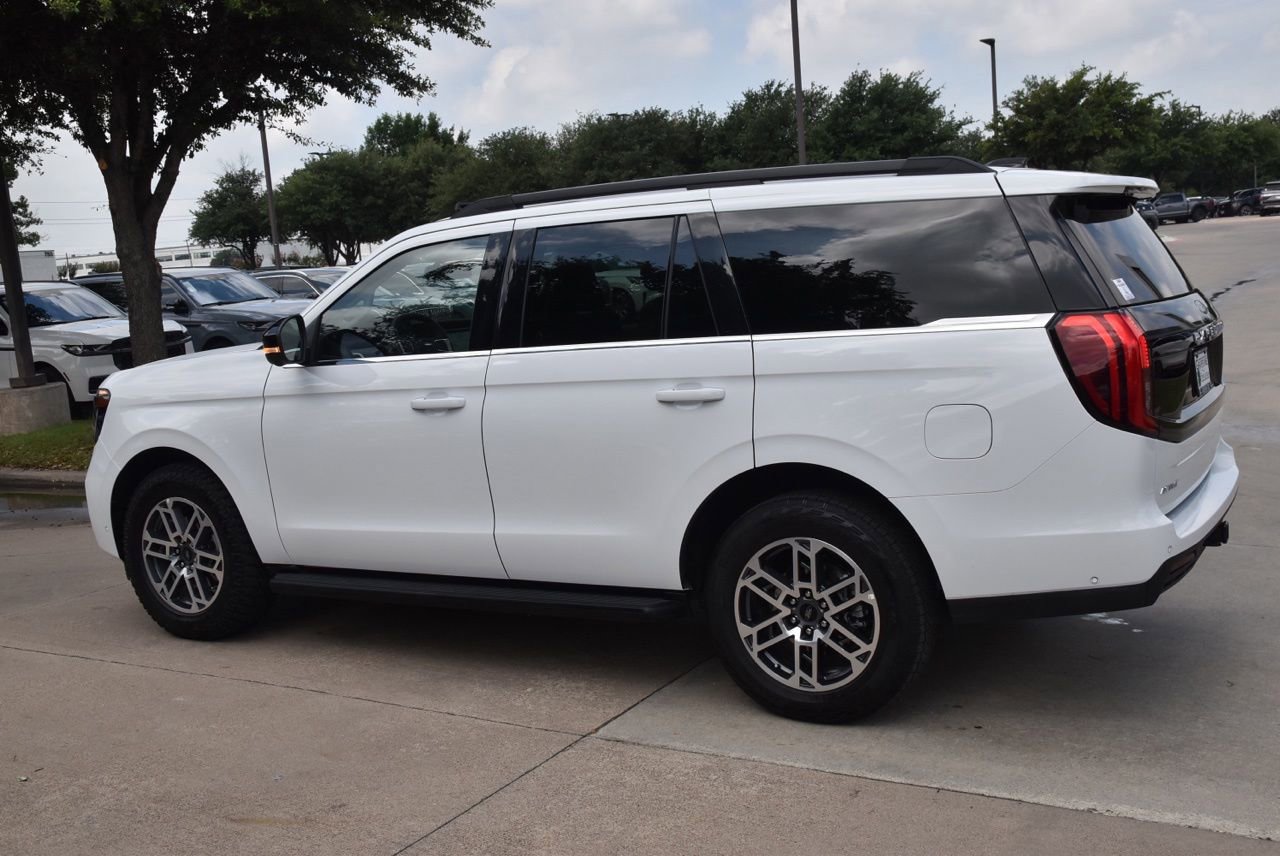 Certified 2025 Ford Expedition Active AWD/4WD image 11