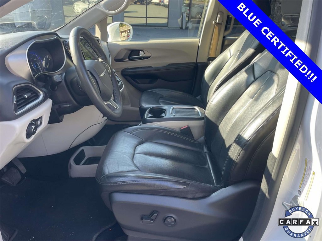 Used 2022 Chrysler Pacifica Touring-L image 15