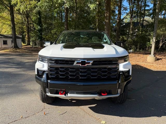 Used 2025 Chevrolet Silverado 1500 ZR2 w/ Technology Package image 8