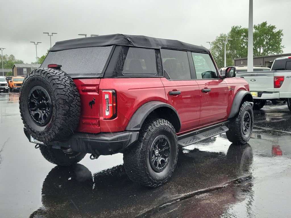 Certified 2025 Ford Bronco Badlands w/ Sasquatch Package AWD/4WD image 4