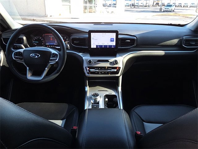 Certified 2022 Ford Explorer XLT w/ Equipment Group 202A image 11