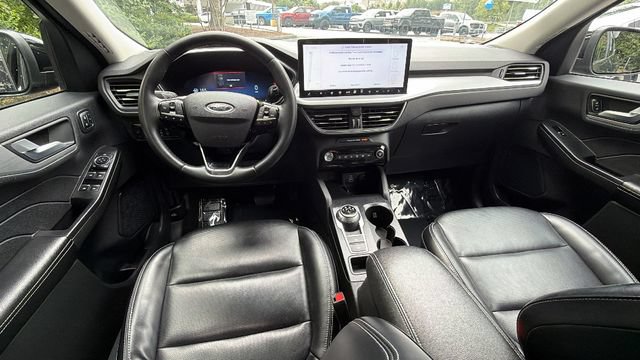 Certified 2024 Ford Escape Platinum AWD/4WD image 25