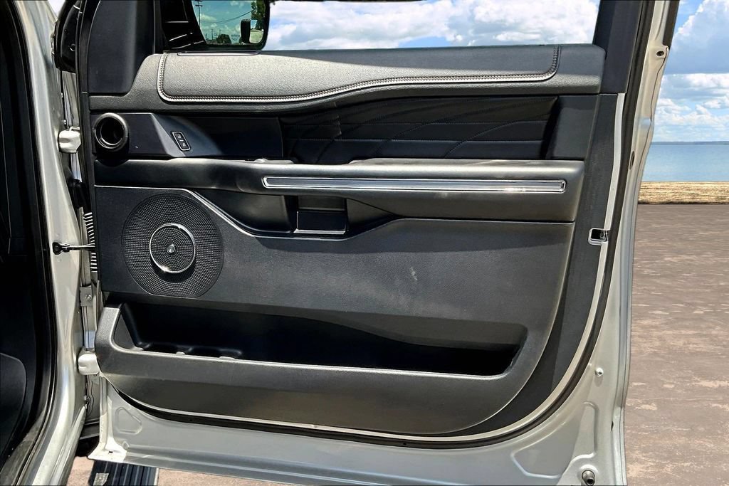 Certified 2019 Ford Expedition Platinum RWD image 31