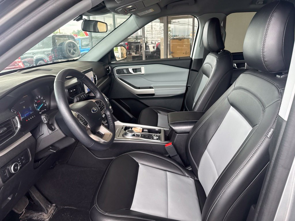 Certified 2024 Ford Explorer XLT w/ Equipment Group 202A AWD/4WD image 11