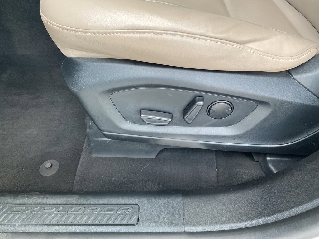Certified 2023 Ford Explorer XLT w/ Equipment Group 202A image 33