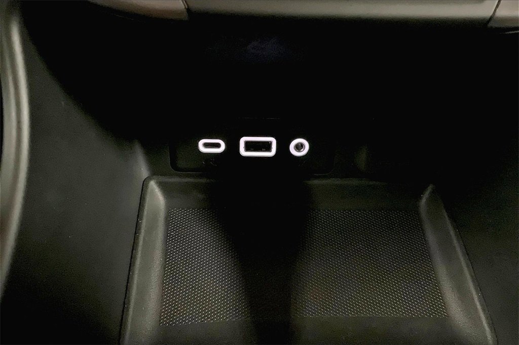 Used 2023 GMC Terrain AT4 image 31