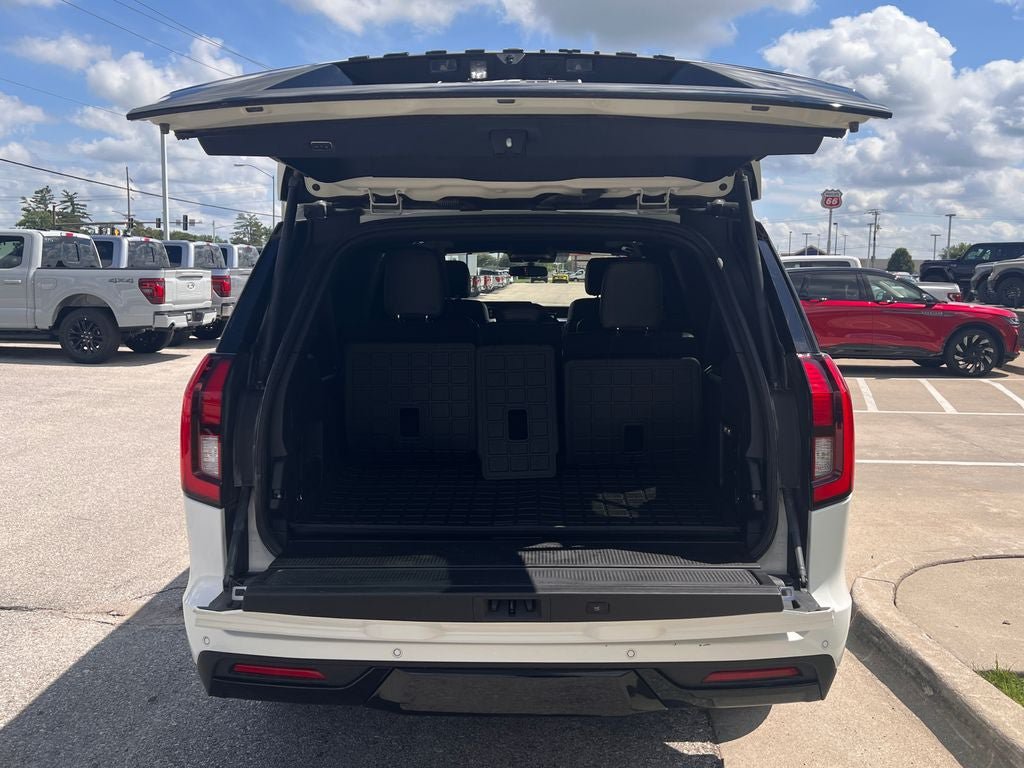 Certified 2025 Ford Expedition Max Platinum w/ Stealth Appearance Package AWD/4WD image 17