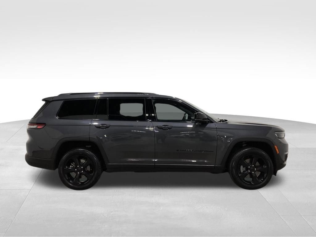 Used 2025 Jeep Grand Cherokee L Limited w/ Black Appearance Package image 2