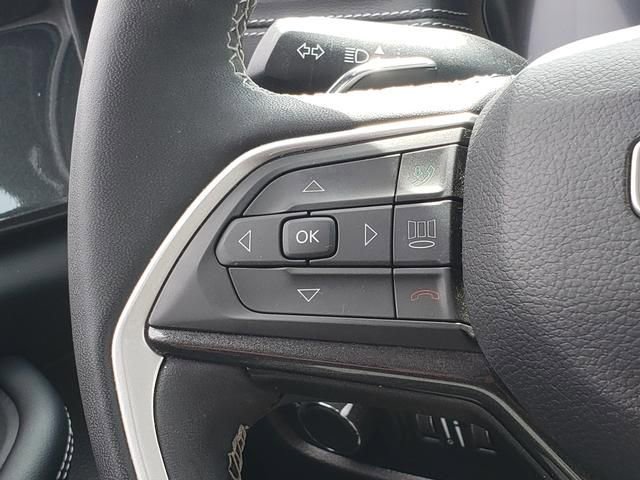 Used 2023 Jeep Grand Cherokee Laredo w/ Luxury Tech Group I AWD/4WD image 26