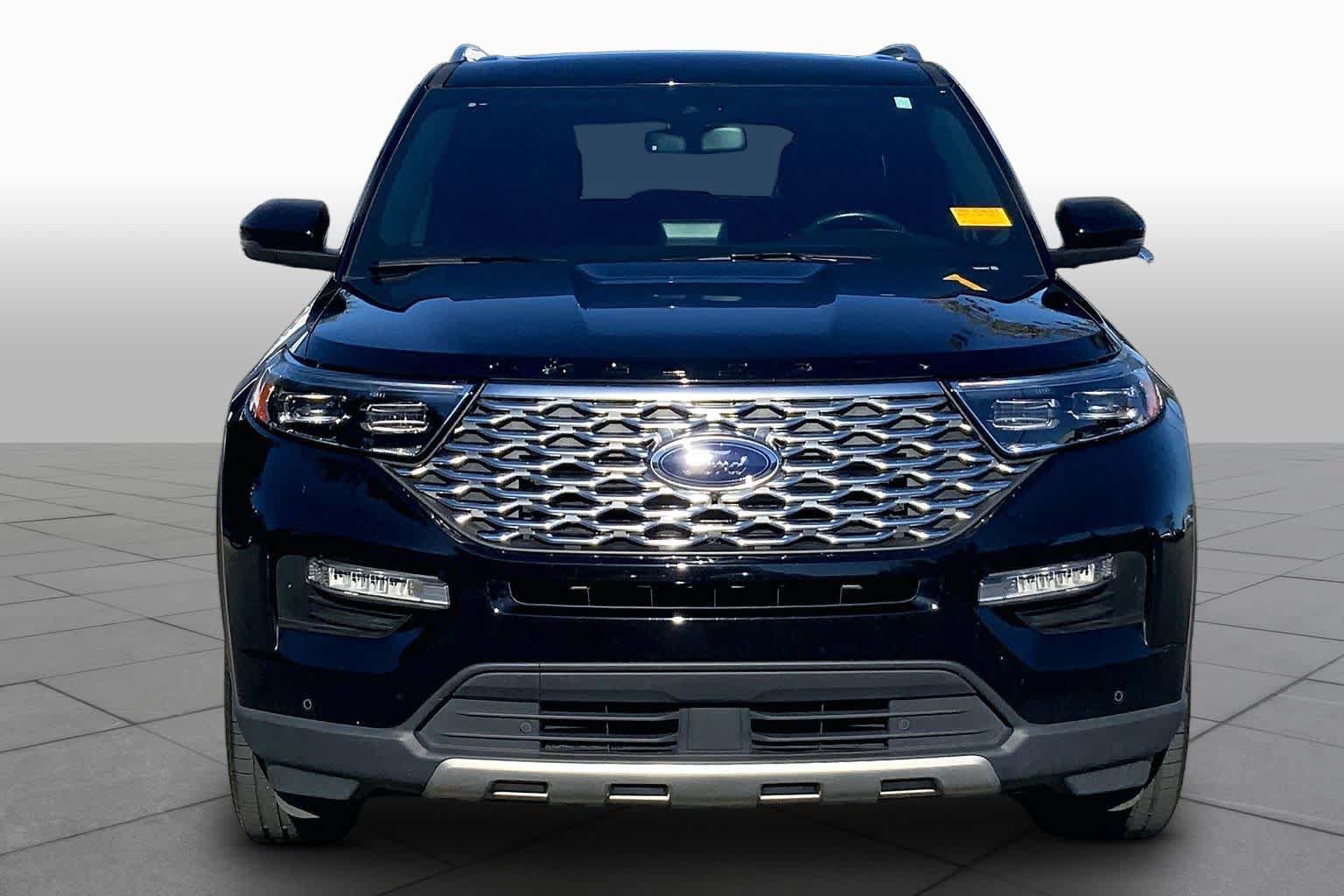 Certified 2023 Ford Explorer Platinum w/ Technology Package AWD/4WD image 4