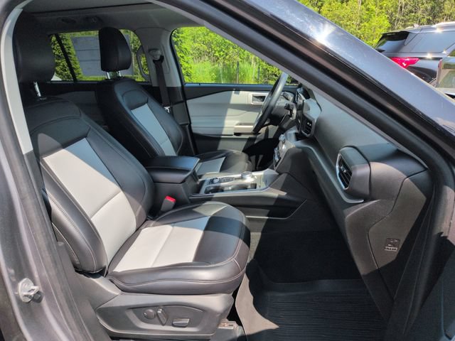 Certified 2023 Ford Explorer XLT w/ Equipment Group 202A AWD/4WD image 15