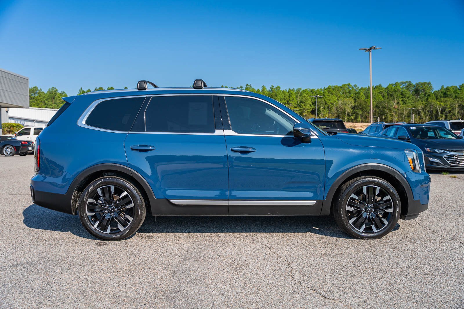 Used 2024 Kia Telluride SX w/ Towing Package image 6