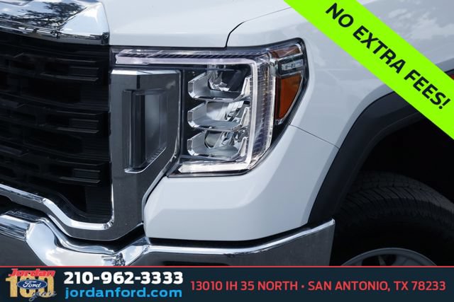 Used 2022 GMC Sierra 2500 Pro w/ Convenience Package AWD/4WD image 2