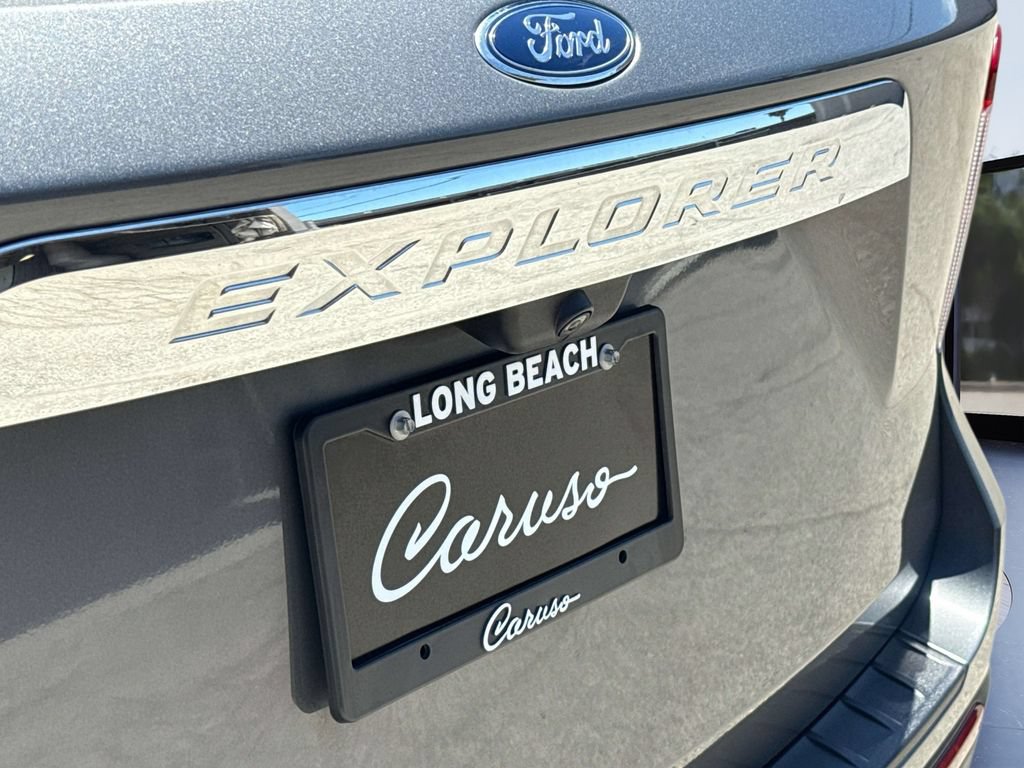 Certified 2023 Ford Explorer XLT RWD image 9