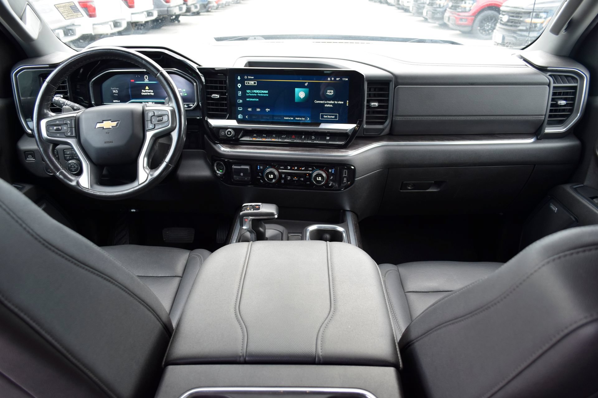Used 2023 Chevrolet Silverado 1500 LTZ w/ LTZ Premium Package AWD/4WD image 5
