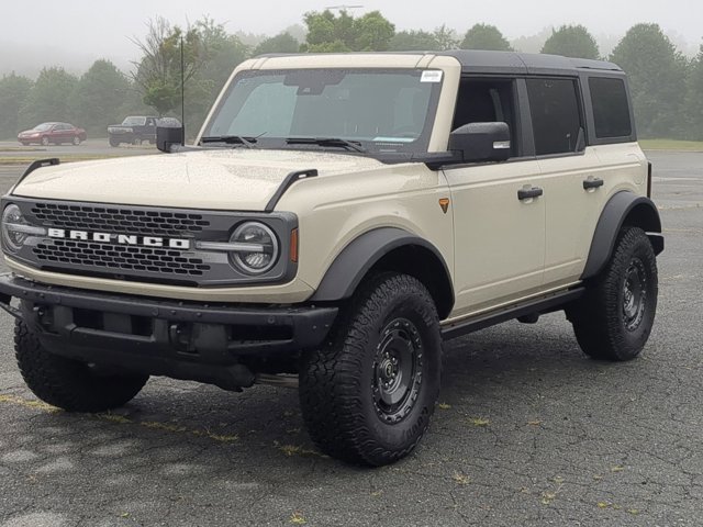 Certified 2025 Ford Bronco Badlands AWD/4WD image 8