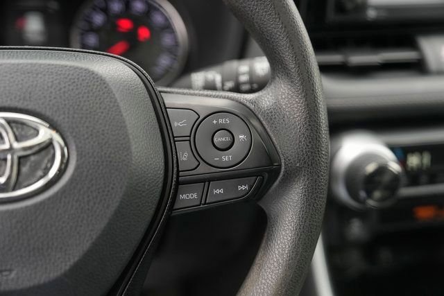Used 2021 Toyota RAV4 XLE w/ Convenience Package image 24