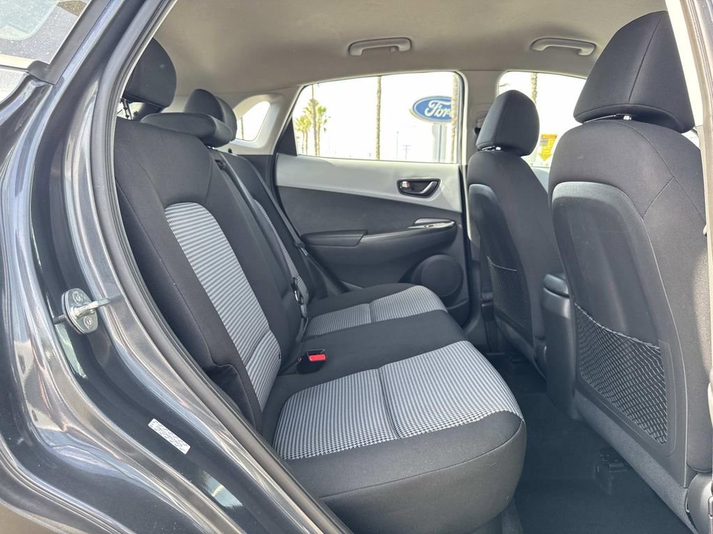Used 2021 Hyundai Kona SE image 27