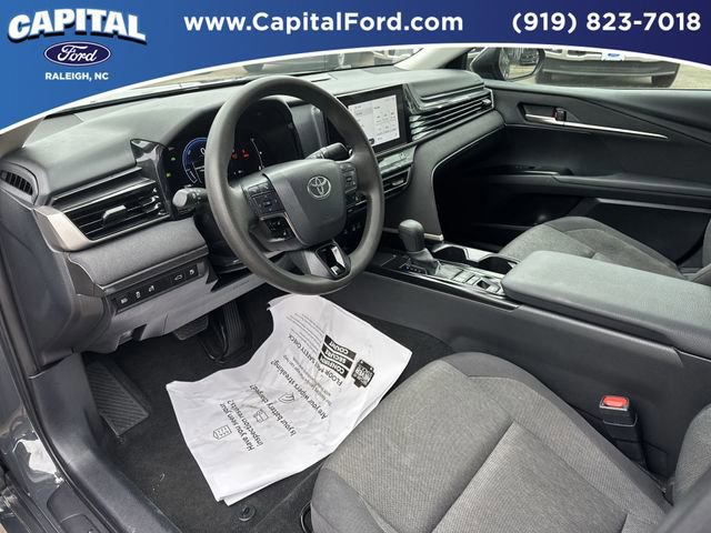 Used 2025 Toyota Camry LE image 18