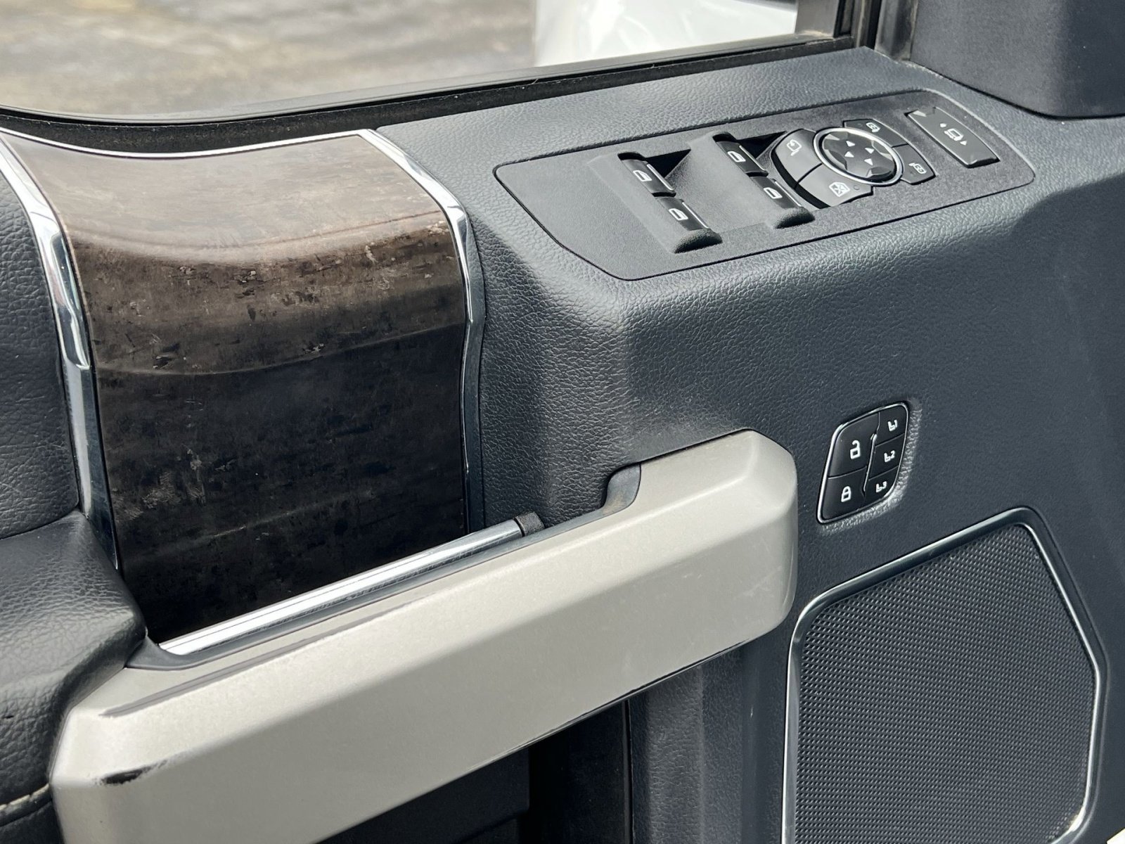 Certified 2022 Ford F350 Lariat w/ Lariat Ultimate Package image 15