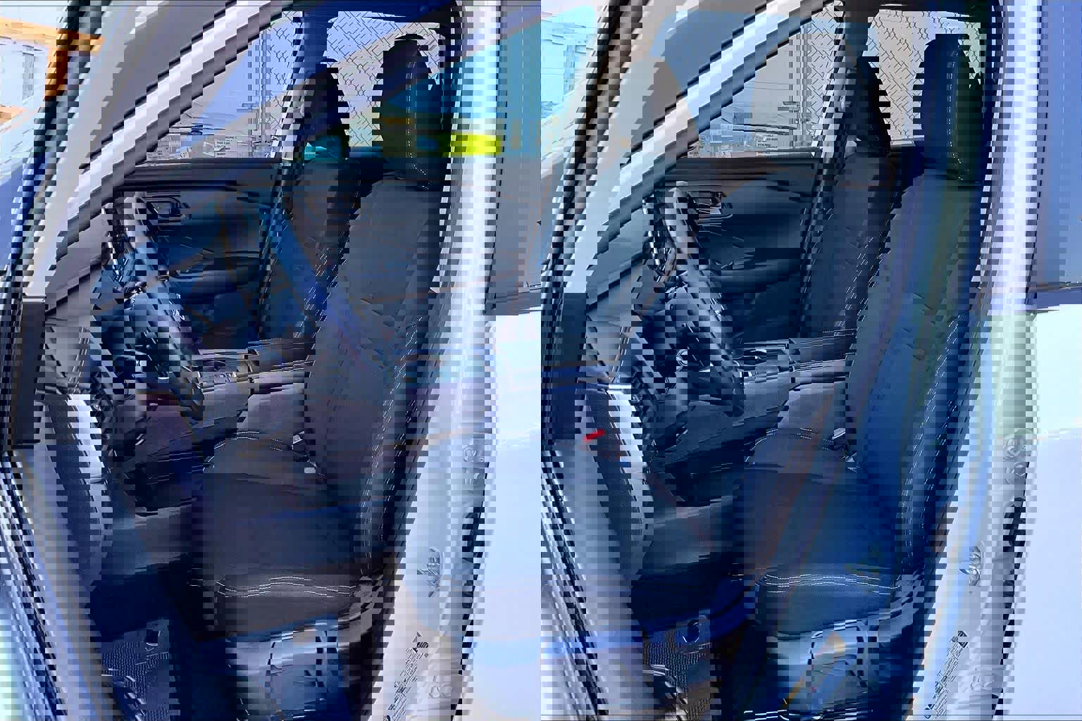 Used 2024 Nissan Rogue S image 10