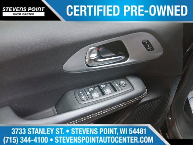 Used 2025 Chrysler Pacifica Limited image 15