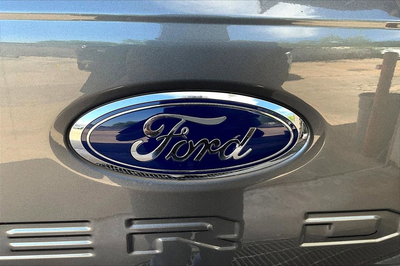 Certified 2025 Ford F350 Lariat AWD/4WD image 32