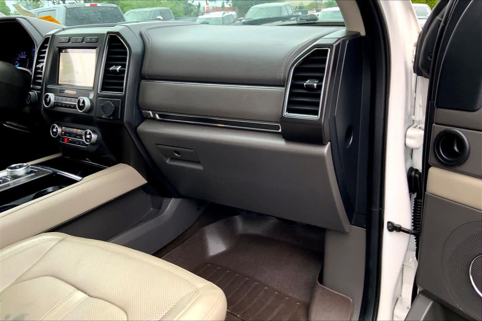 Certified 2019 Ford Expedition Limited w/ Texas Edition Package RWD image 17