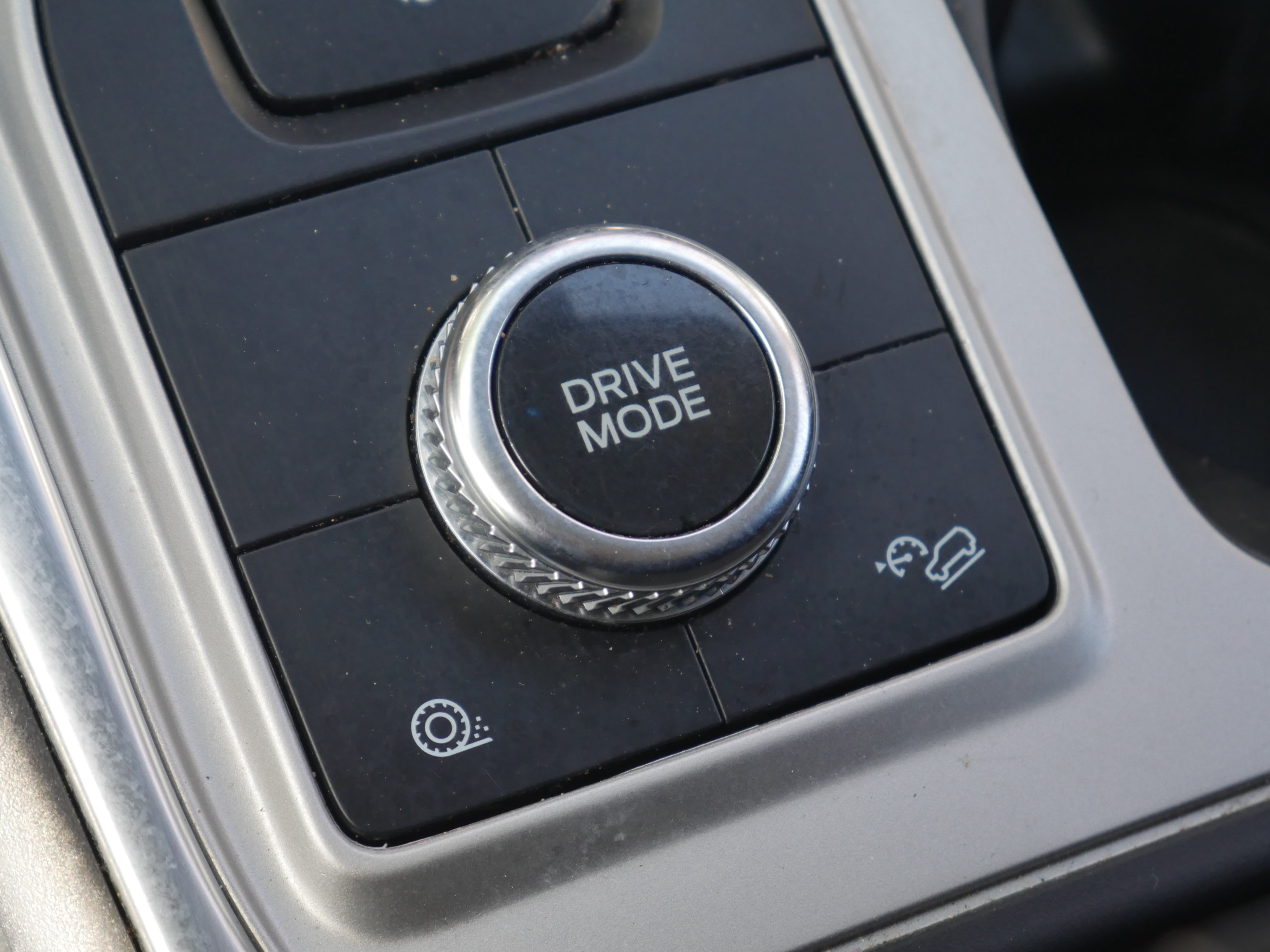 Certified 2022 Ford Explorer Limited AWD/4WD image 16