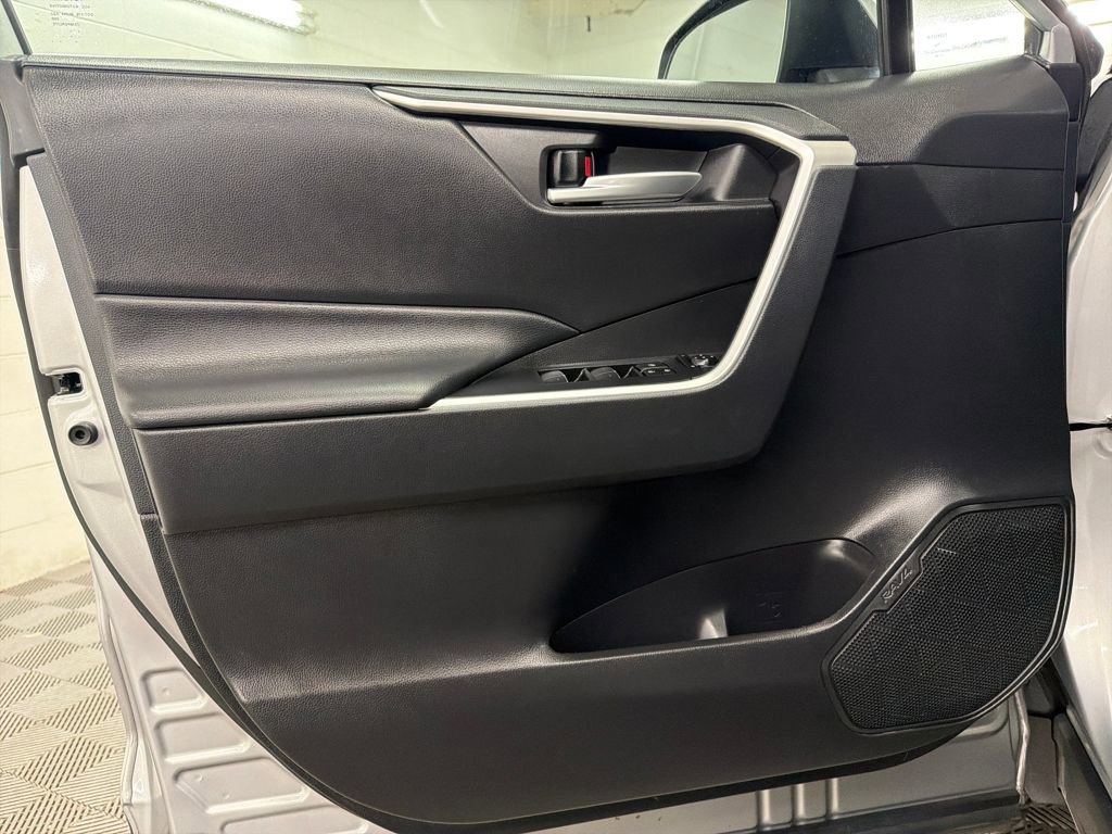 Used 2023 Toyota RAV4 XLE image 15