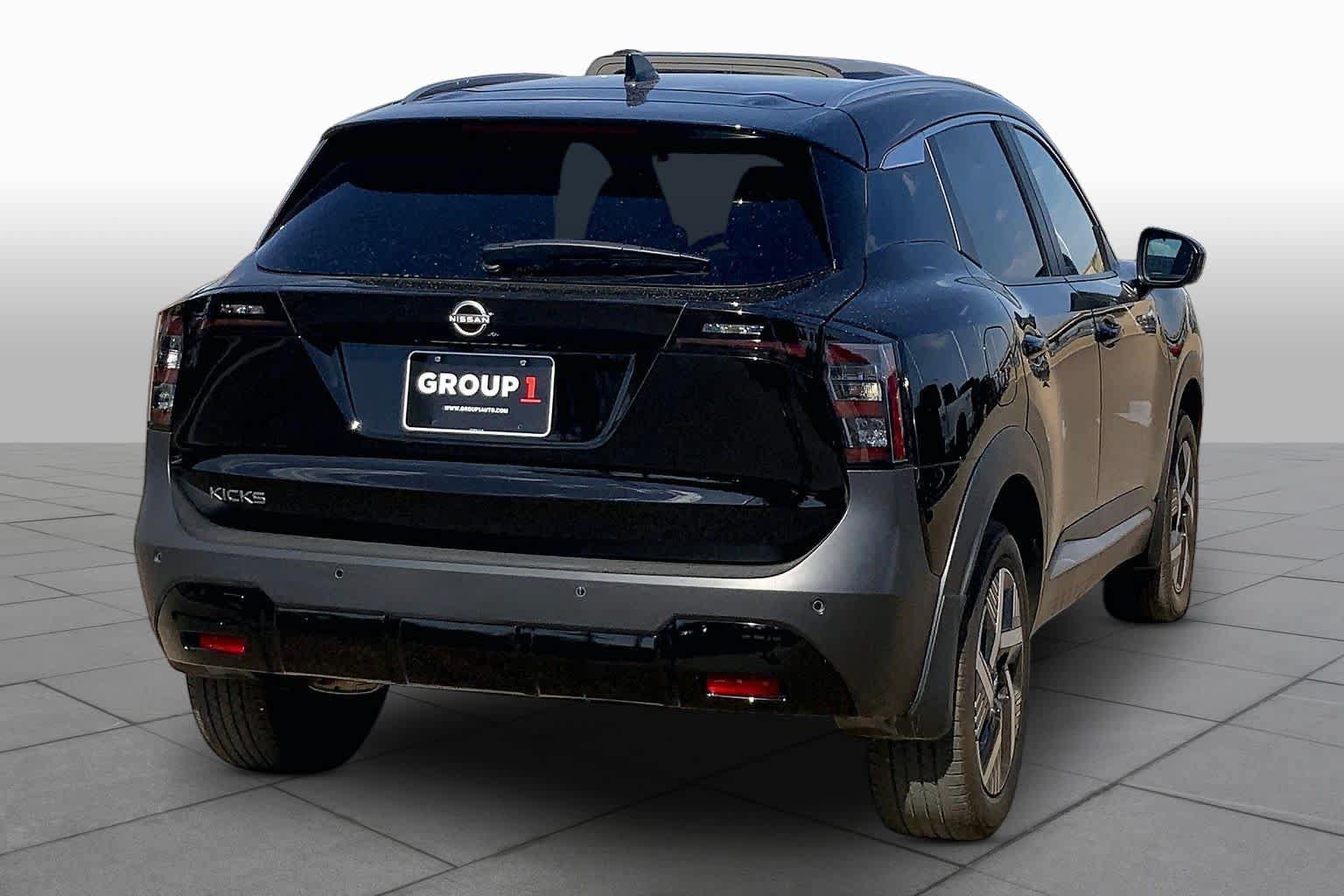 Used 2025 Nissan Kicks SV w/ SV Premium Package FWD image 13