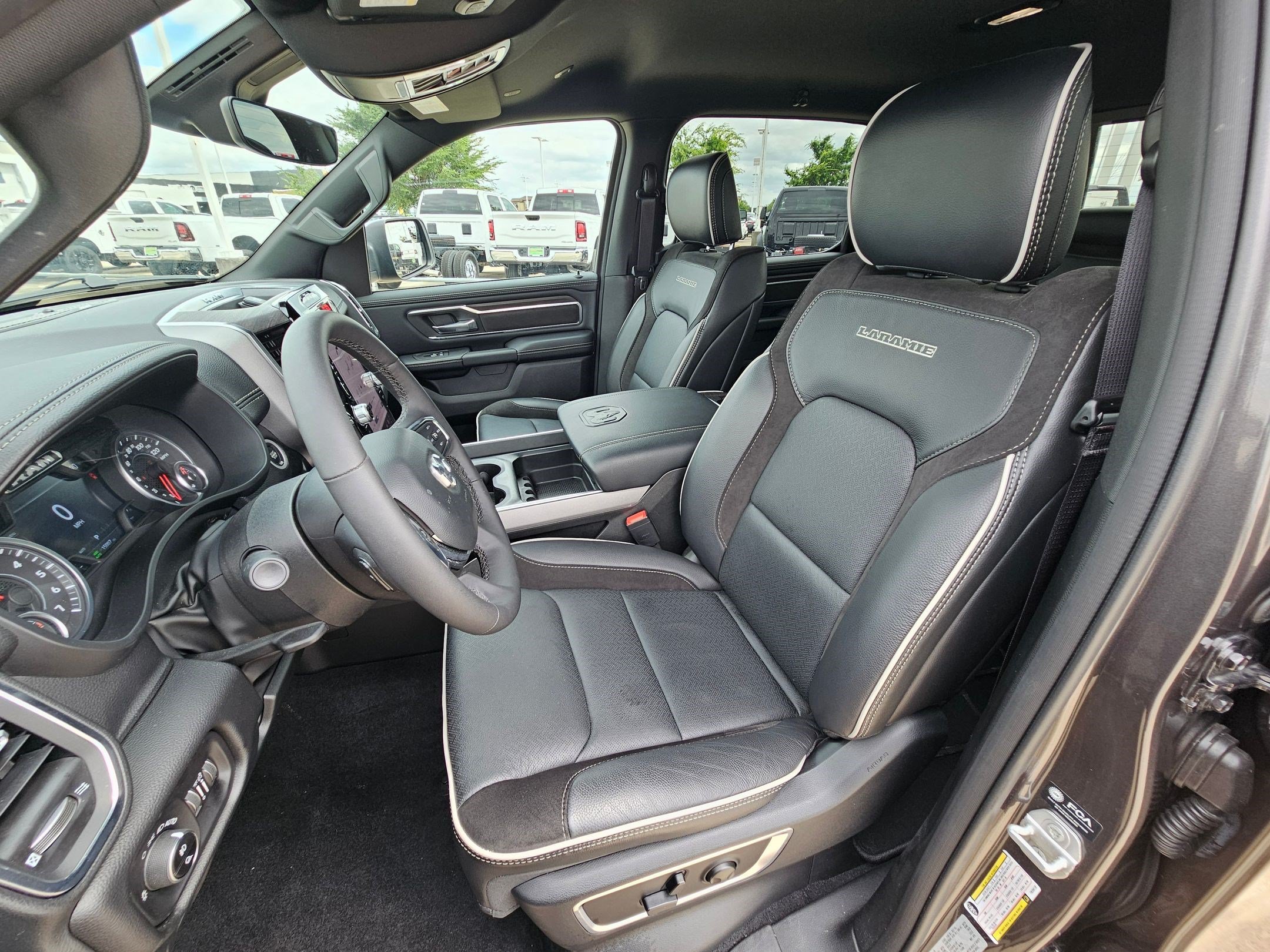 Used 2026 RAM 1500 Laramie AWD/4WD image 17
