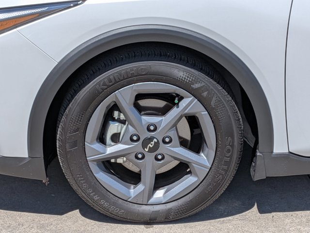 Used 2025 Kia K4 FWD image 11