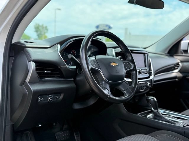 Used 2020 Chevrolet Traverse LT FWD image 12