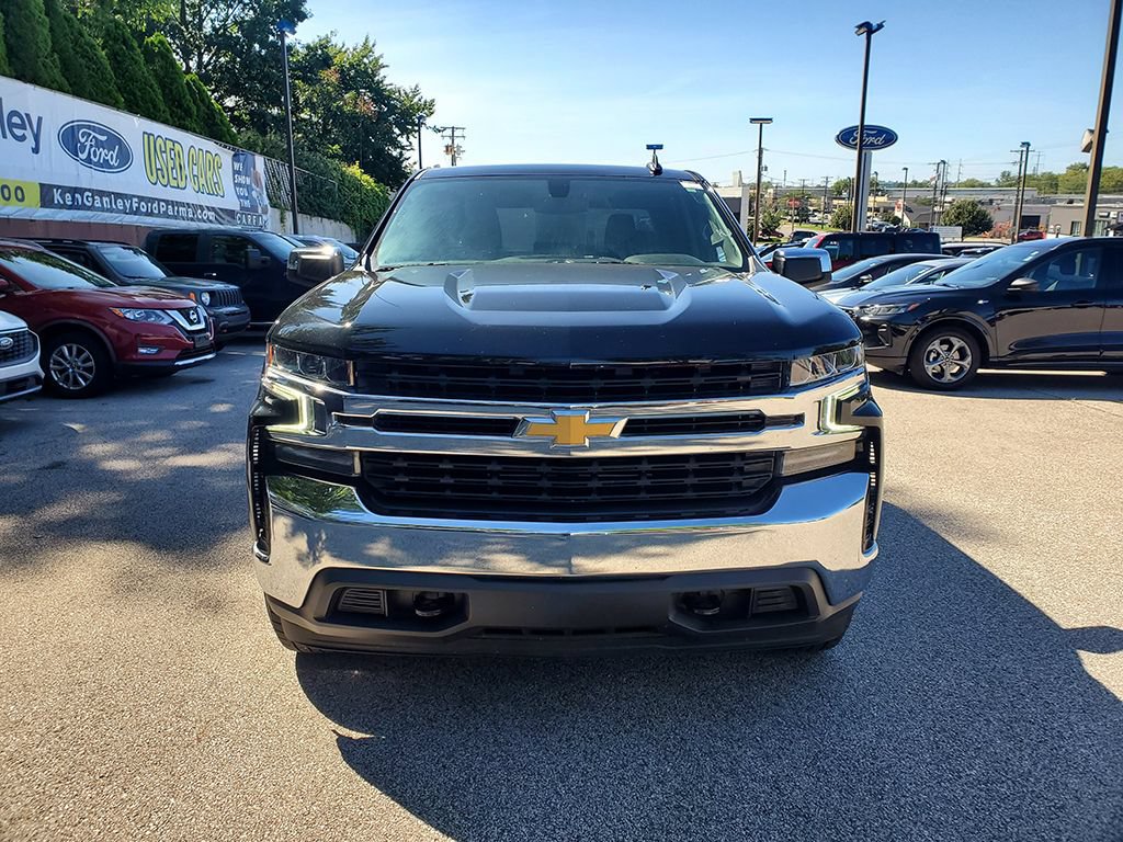 Used 2022 Chevrolet Silverado 1500 LT AWD/4WD image 2