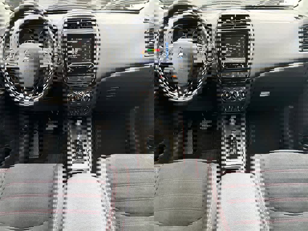 Used 2024 Mitsubishi Outlander Sport SE image 18